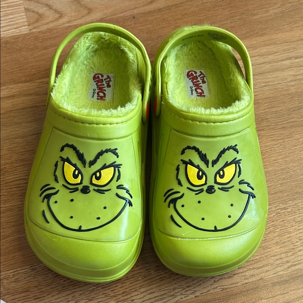 Kids grinch sandals